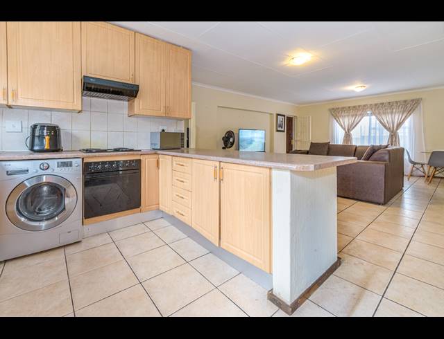 2 BEDROOM APARTMENT FOR SALE IN FERNDALE